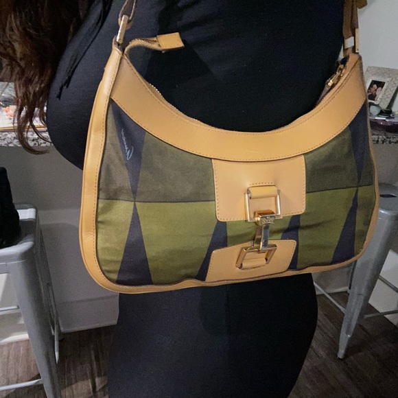 Authentic Vintage Jackie O Hobo Gucci Bag Leather & silk material. Gold hardware - Picture 4 of 8